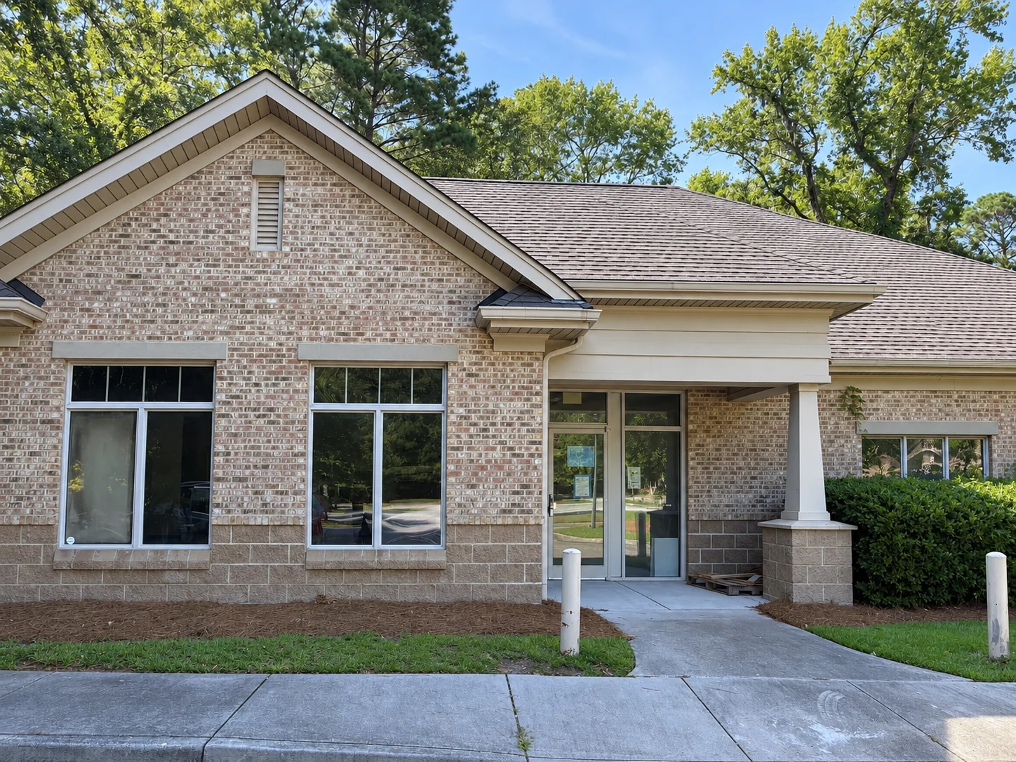 LiveWell Clinic building in Charleston